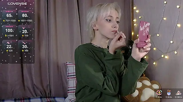 Snapshot of NextVibe_ chatting on 12/22/25, 06:27 NextVibe online show from 12/22/25, 06:27