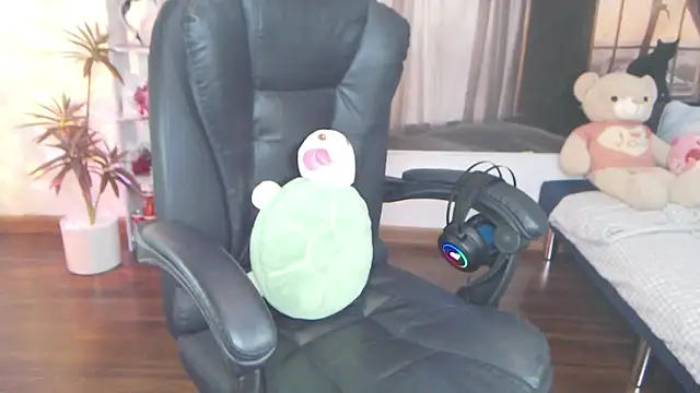 Suzie Wet Cave online show from 09/25/25, 11:47