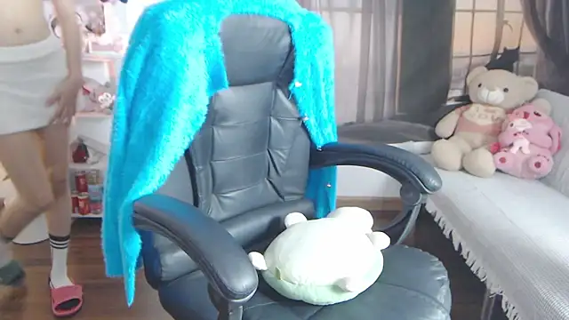 Suzie Wet Cave online show from 10/23/25, 11:42