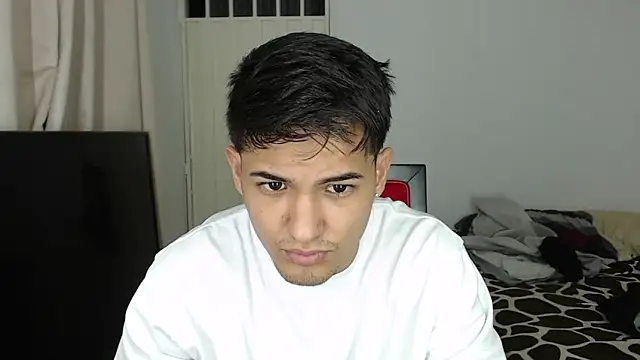 Snapshot of Alex_mojica chatting on 10/01/25, 11:27 Alex mojica online show from 10/01/25, 11:27