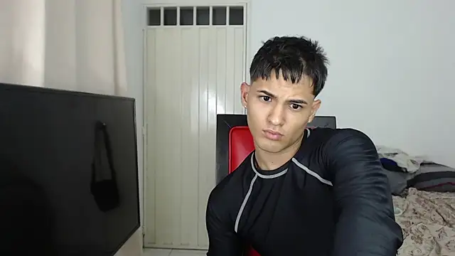 Snapshot of Alex_mojica chatting on 10/17/25, 06:05 Alex mojica online show from 10/17/25, 06:05