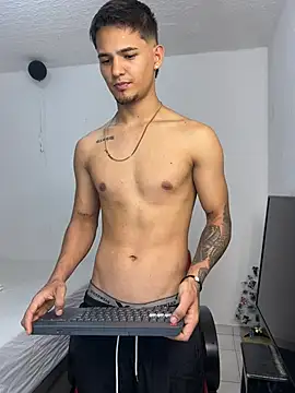 Alex mojica online show from 02/07/26, 06:17