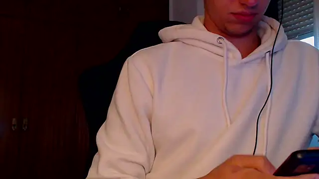 Snapshot of JoeisHere__ chatting on 10/30/25, 05:13 JoeisHere   online show from 10/30/25, 05:13