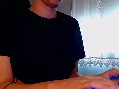 Snapshot of JoeisHere__ chatting on 10/31/25, 04:41 JoeisHere   online show from 10/31/25, 04:41