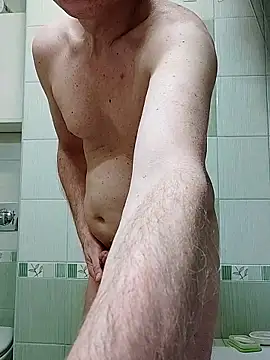 ExhibitPoll online show from 12/18/25, 04:35