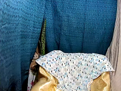 Snapshot of FlowerSexy chatting on 09/30/25, 11:15 FlowerSexy online show from 09/30/25, 11:15