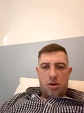 32nsingle online show from 02/21/26, 02:07