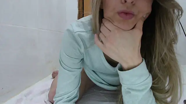 Snapshot of SweetGraciosa chatting on 09/27/25, 03:33 SweetGraciosa online show from 09/27/25, 03:33