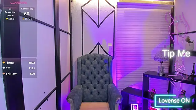 NahomiRichards  online show from 12/04/25, 05:28