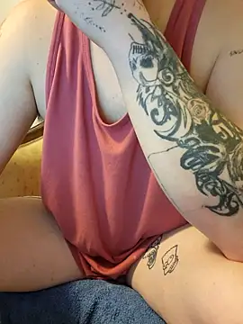 Snapshot of matty244 chatting on 02/21/26, 05:52 matty244 online show from 02/21/26, 05:52