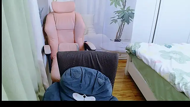 Winnie-01 online show from 04/14/26, 02:56