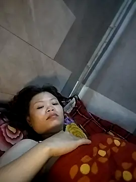 LinhNa999 online show from 12/01/25, 12:54