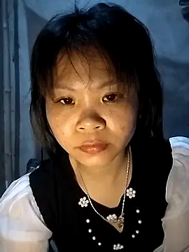 LinhNa999 online show from 02/15/26, 12:14