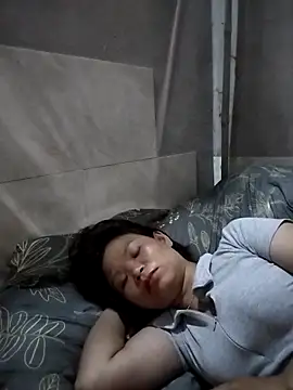 LinhNa999 online show from 04/17/26, 12:24