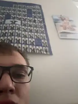 Snapshot of Levin_geil chatting on 10/26/25, 02:45 Levin geil online show from 10/26/25, 02:45