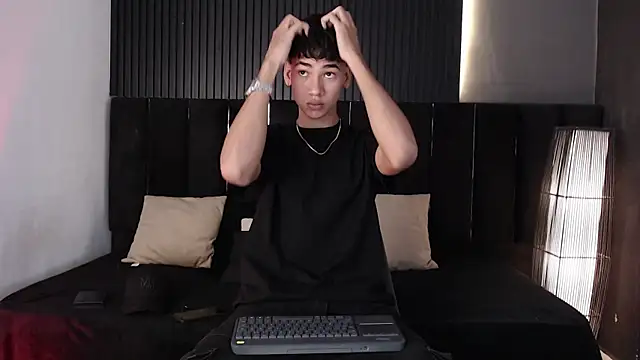 Dominic ghost online show from 11/30/25, 09:30