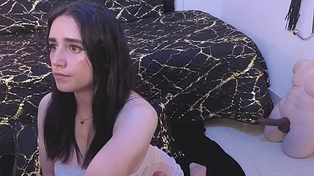 elowen halley1 online show from 11/20/25, 07:35