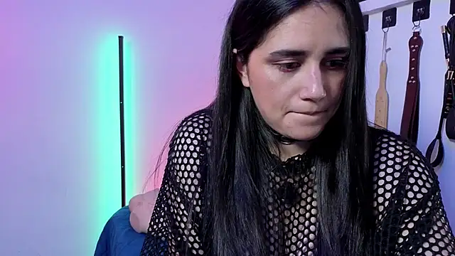 elowen halley1 online show from 02/14/26, 07:54