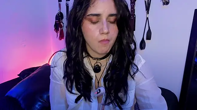 elowen halley1 online show from 03/09/26, 08:24