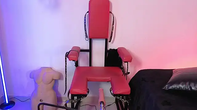 elowen halley1 online show from 04/16/26, 09:39