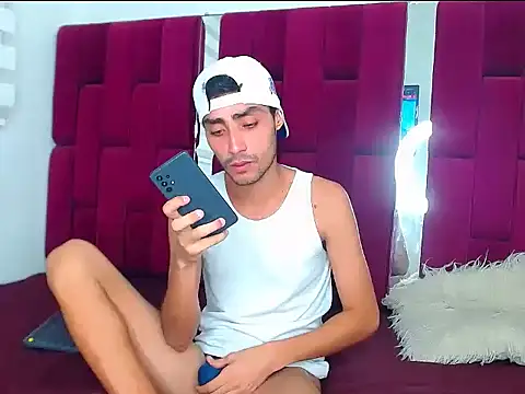Snapshot of Valentin_Rizzi chatting on 10/09/25, 02:04 Valentin Rizzi online show from 10/09/25, 02:04