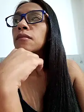 Snapshot of sarah_garcia_ chatting on 06/06/26, 05:56 sarah garcia online show from 06/06/26, 05:56