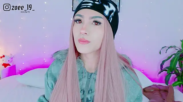 cuteezoe online show from 04/22/26, 04:37