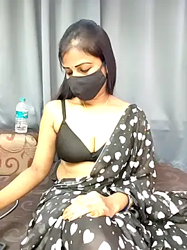 Misss-julli online show from 10/04/25, 03:37