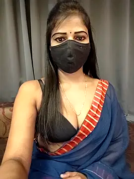 Misss-julli online show from 12/17/25, 03:01