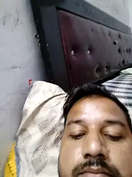 Snapshot of sumit_19 chatting on 10/04/25, 10:35 sumit 19 online show from 10/04/25, 10:35