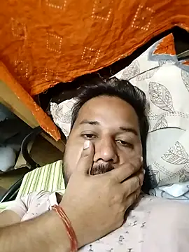 Snapshot of sumit_19 chatting on 10/05/25, 05:00 sumit 19 online show from 10/05/25, 05:00