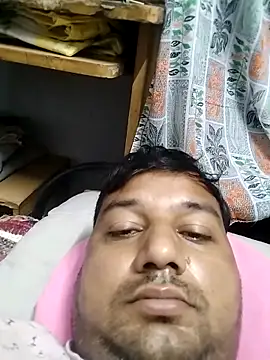 Snapshot of sumit_19 chatting on 10/26/25, 10:25 sumit 19 online show from 10/26/25, 10:25