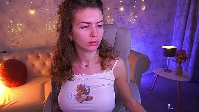 Snapshot of CurlyCandyXX chatting on 02/25/26, 08:35 CurlyCandyXX online show from 02/25/26, 08:35