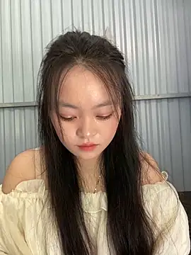 Snapshot of Julia-Elsa chatting on 09/13/25, 04:56 Julia-Elsa online show from 09/13/25, 04:56