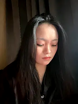 Snapshot of Julia-Elsa chatting on 09/26/25, 03:32 Julia-Elsa online show from 09/26/25, 03:32