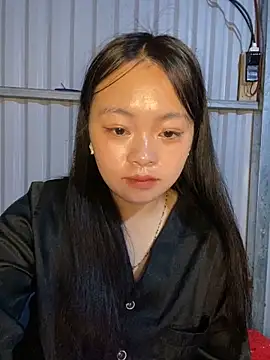 Snapshot of Julia-Elsa chatting on 10/12/25, 05:23 Julia-Elsa online show from 10/12/25, 05:23