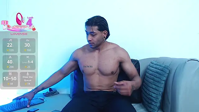 Snapshot of Troyy_lee1 chatting on 09/18/25, 02:41 Troyy lee1 online show from 09/18/25, 02:41