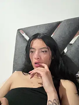 LiaCollings online show from 11/24/25, 01:00