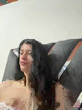 Snapshot of LiaCollings chatting on 05/05/26, 11:29 LiaCollings online show from 05/05/26, 11:29