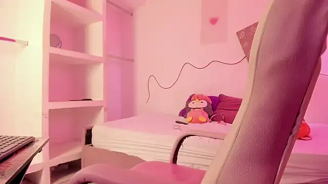 Snapshot of Valy_hot chatting on 10/17/25, 04:31 Valy hot online show from 10/17/25, 04:31