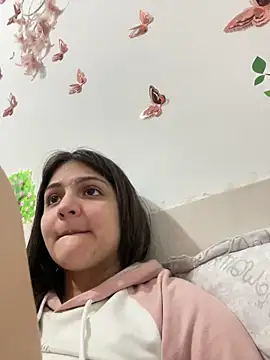 Snapshot of emily_cooper_t chatting on 03/08/26, 10:35 emily cooper t online show from 03/08/26, 10:35