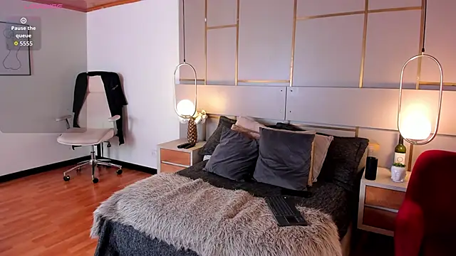 Lina Montclair online show from 02/05/26, 07:07