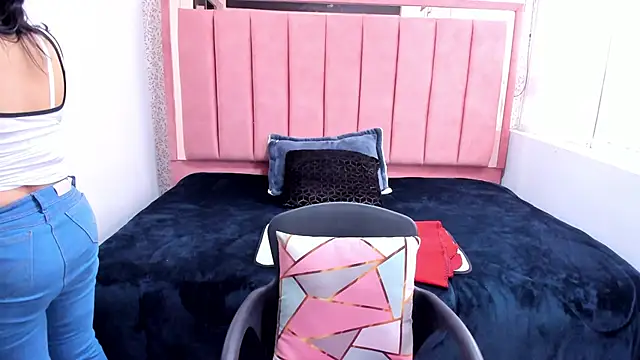 Barbara fox   online show from 11/19/25, 12:05