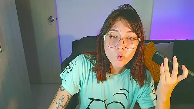 Yulienneg online show from 02/13/26, 01:45