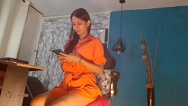 hanna mooreee online show from 03/18/26, 07:17