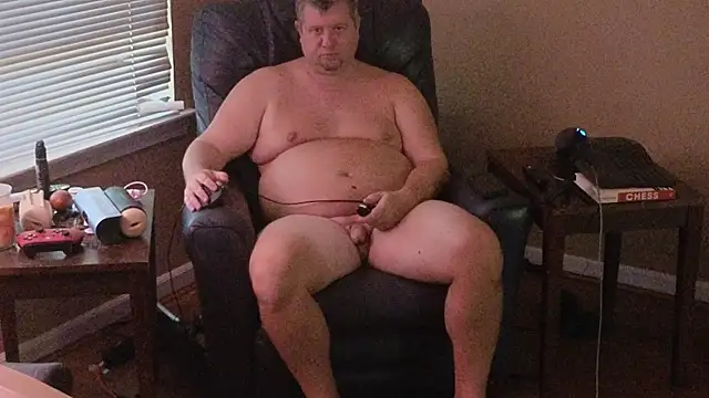 Snapshot of Single_White_Male chatting on 09/29/25, 08:35 Single White Male online show from 09/29/25, 08:35