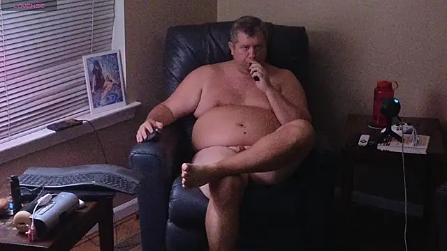 Snapshot of Single_White_Male chatting on 10/01/25, 12:27 Single White Male online show from 10/01/25, 12:27