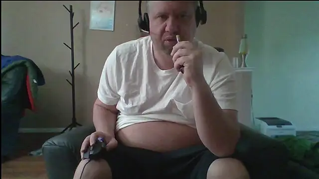 Single White Male online show from 05/04/26, 11:50