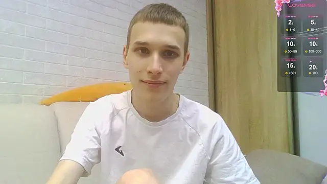 Snapshot of your___honeyy chatting on 09/11/25, 01:11 your honeyy online show from 09/11/25, 01:11