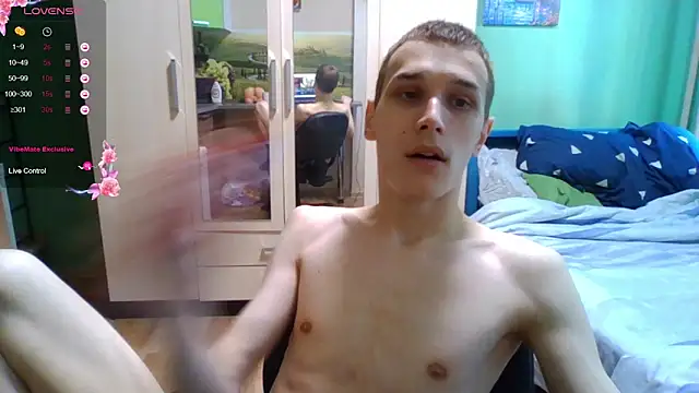 Snapshot of your___honeyy chatting on 04/11/26, 07:02 your honeyy online show from 04/11/26, 07:02